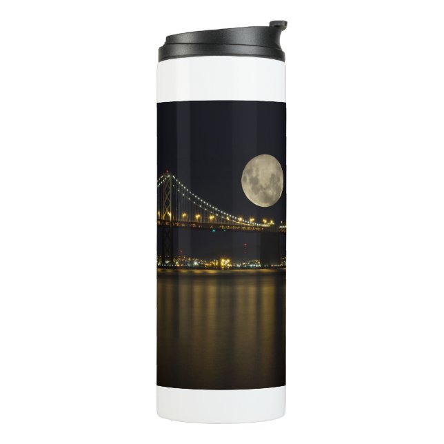 Garrafa Térmica Lua cheia sobre a ponte do compartimento (Giro à esquerda)
