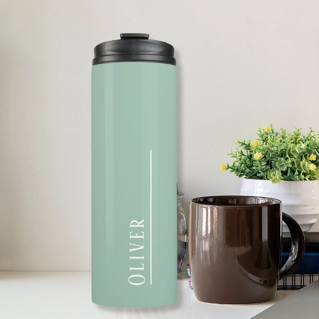 Garrafa Térmica Monograma personalizado, verde-sábio (A sage green thermal tumbler with monogram)