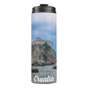 Garrafa Térmica Muros de fortaleza, costa rochosa e mar na Croácia