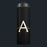 Garrafa Térmica Nome do Monograma Rapariga de Script Moderno Doura<br><div class="desc">Nome do Monograma Preto e Dourado Beba Tumbler. Isto faz o doce e perfeito aniversário de 16 anos,  casamento,  chá de panela,  aniversário,  chá de fraldas ou festa de solteira presente para alguém que ama luxo de luxo e estilos quíticos.</div>