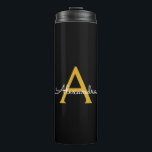 Garrafa Térmica Nome do Monograma Rapariga de Script Moderno Doura<br><div class="desc">Nome do Monograma Preto e Dourado Beba Tumbler. Isto faz o doce e perfeito aniversário de 16 anos,  casamento,  chá de panela,  aniversário,  chá de fraldas ou festa de solteira presente para alguém que ama luxo de luxo e estilos quíticos.</div>