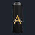 Garrafa Térmica Nome do Monograma Rapariga de Script Moderno Doura<br><div class="desc">Nome do Monograma Preto e Dourado Beba Tumbler. Isto faz o doce e perfeito aniversário de 16 anos,  casamento,  chá de panela,  aniversário,  chá de fraldas ou festa de solteira presente para alguém que ama luxo de luxo e estilos quíticos.</div>