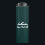 Garrafa Térmica Personalização Personalizada da Montanha Verde Esm<br><div class="desc">Emerald Green Mountain Personalizado Tumbler Personalizado Personalizado Faça a festa começar com esses tropeços térmicos divertidos que são fáceis de personalizar para sua despedida de solteiro, noite de cara ou fim de semana dos irmãos! O estilo moderno design apresenta um contorno branco da montanha com letras brancas em negrito em...</div>