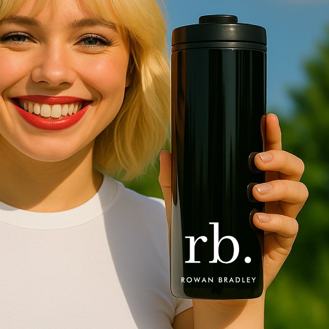 Garrafa Térmica preto e branco mínimo Elegante clássico monograma (Sleek black modern monogram custom thermal tumbler.)