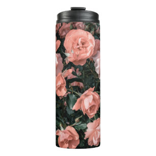Garrafa Térmica Rosas rosa-do-pasto que crescem no jardim em li mo