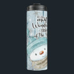 Garrafa Térmica Snowman Christmas Personalize<br><div class="desc">Snowman Natal "The Most WonMaraville Time of The Year" Este lindo tumbler térmico apresenta uma na moda de aquarela Snowman numa paleta confortável de inverno. Personalize-o com seu nome em uma letra de script de tendência. ideia de presente de excelente!</div>