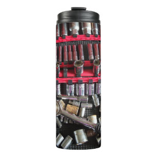 Garrafa Térmica Soquetes diferentes em uma gaveta de ferramentas