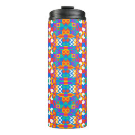 Garrafa Térmica Tall travel mug with a vivid geometric pattern