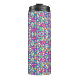 Garrafa Térmica Travel mug with vibrant, kaleidoscopic pattern.