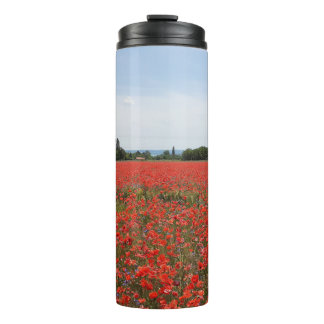 Garrafa Térmica Tumbler vermelho no campo de papoila