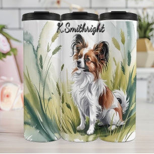 Garrafa Térmica Um Cachorro Papillon em Grama Alta