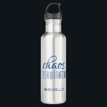 Garrafa Tipografia Azul do Coordenador de Caos Personaliza<br><div class="desc">Coordenador do Caos Typografia Azul Garrafa de Água Personalizada apresenta um simples design do texto "coordenador do caos" em um divertido roteiro de caligrafia azul com seu nome personalizado abaixo. Personalize editando o texto na caixa de texto fornecida. Perfeito para aquela mãe ocupada, professor, gerente da equipe de esportes ou...</div>
