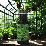 Garrafa Tropical Leaf Pattern Jungle Foliage Water Bottle<br><div class="desc">Atenção todos os pais das plantas! Desligue sua sede em estilo com este padrão tropical de folha Natureza, ao longo da selva de água de aço inoxidável. Quer você seja uma mãe de planta ou um pai de planta, este acessório de folha é algo incontornável. Adicione um toque personalizado e...</div>