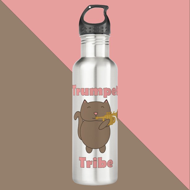 Garrafa Trumpet Tribe Cute Cartoon Cat Musical Animal (A water bottle with a cute brown cat playing the trumpet with the words trumpet tribe in pink.)
