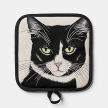 Gata Preta com Atitude de Gata