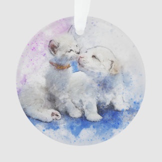 Gatinho branco e ornamento branco do filhote de