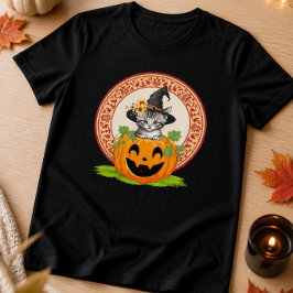 Gatinho em uma camiseta de Halloween de Abóbora