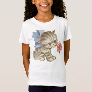 Gatinho que guardara um t-shirt das meninas do