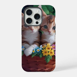 Gatinhos de corte fofinho em uma cesta de flores