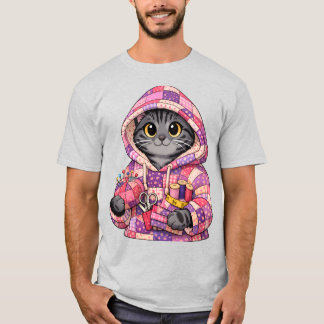 Gato cinza com camiseta de uma colcha reaproveitad