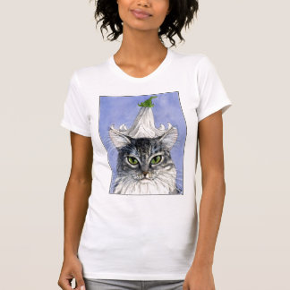 Gato com o chapéu do lírio na camiseta azul do