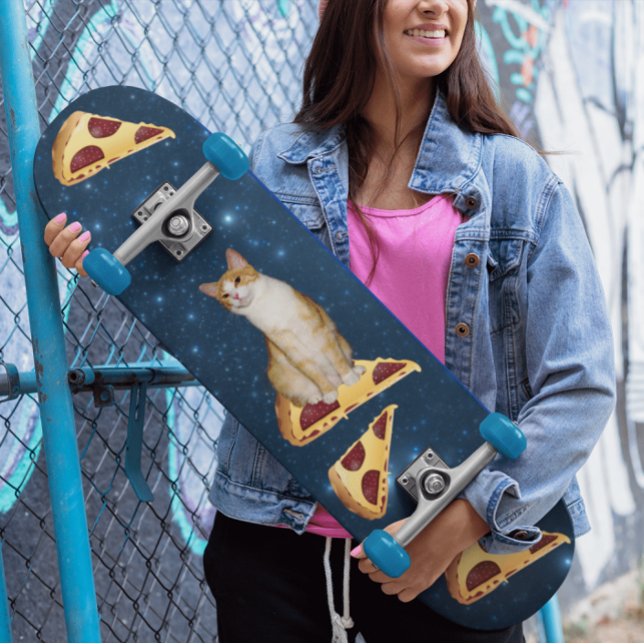 GATO E PIZZA NO SKATE SKATEBOARD ESPACIAL (Criador carregado)