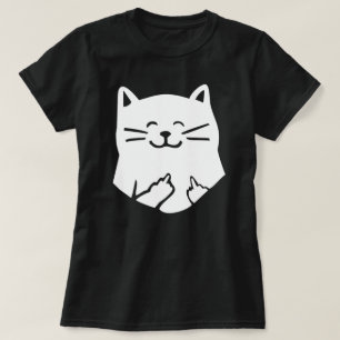 gato engraçado que aponta a camisa meados de do