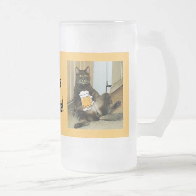 Gato Gosta De Uma Caneca De Cerveja De Fosco (Direita)