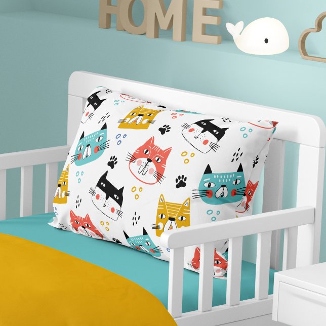 Gatos divertidos e bonitos, crianças (pillow case with fun cat pattern for children)