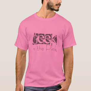 Geek na camiseta cor-de-rosa engraçada cor-de-rosa
