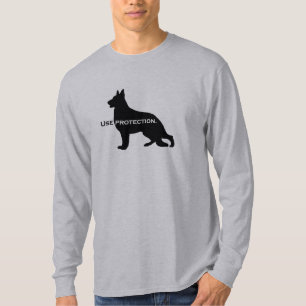 German shepherd - use o t-shirt da proteção
