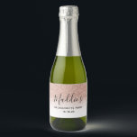 Glam Pink Ombre Glitter Bachelorette Nome Brilhant<br><div class="desc">Etiquetas divertidas,  bonitas e personalizadas para festas de solteira. Pode ser totalmente personalizado para atender às suas necessidades. © Gorjo Designs. Feito para você através da plataforma Zazzle. // Precisa de ajuda para personalizar o seu design? Tem outras ideias? Sinta-se à vontade para me contactar (Zoe) diretamente.</div>