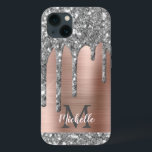 Glitter prateado Drives de Rosa Monograma metálico<br><div class="desc">A cinza cintilante prateada moderna goteja o nome e a capas de iphone monificada. Este design apresenta cinza prateada (cinza) brilho brilho pingado no fundo cor-de-rosa dourado com metal escovado personalizado, com modelo de texto inicial e nome personalizado personalizado. Presente feminino perfeito. Por favor, note que esta design é um...</div>