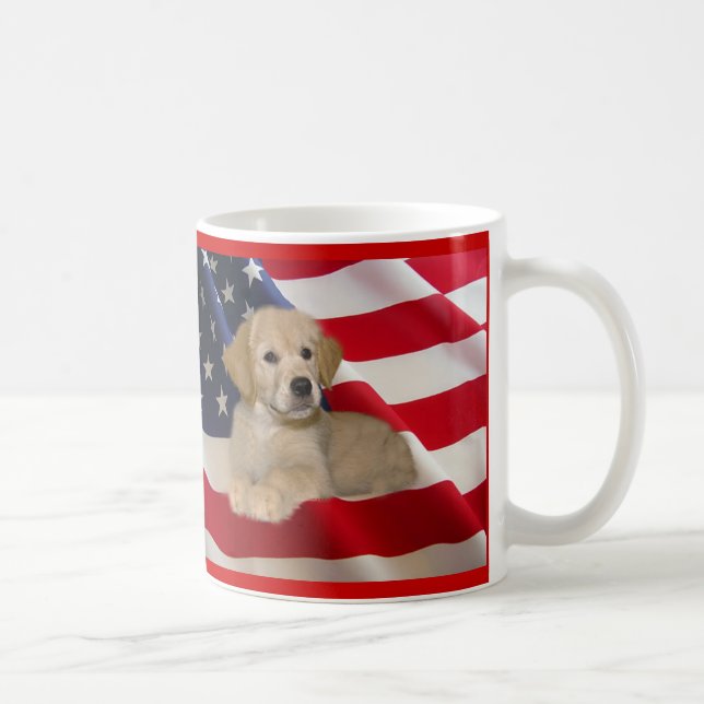 Golden retriever toda a caneca americana do (Direita)