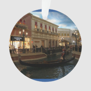 Gondola Ride no Ornamento Venetiano