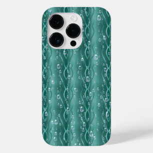 Gotículas de chuva em metal verde