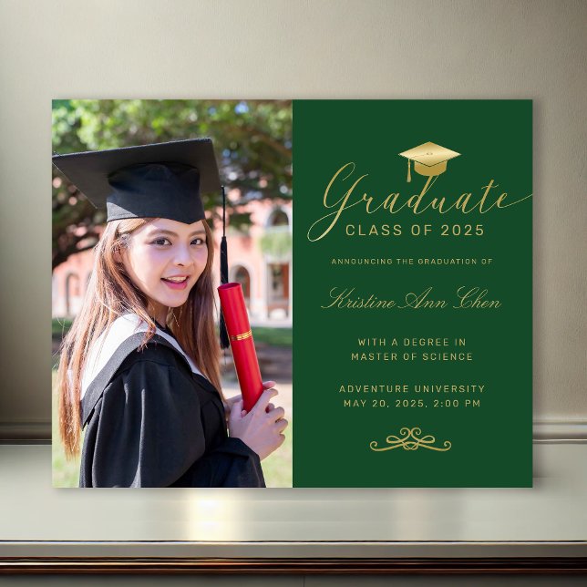 Graduação de Fotos de Script Formal Dourado Verde  (Budget Green Gold Formal Script Photo Graduation Announcement)