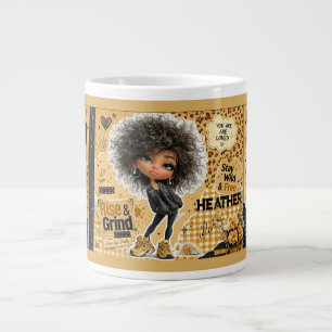 Grande Caneca de Café Boneca de Mostarda com Nome Persona