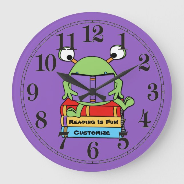 Grande Ler É Um Livro Divertido Adorando Um Relógio De Pa (Frente)