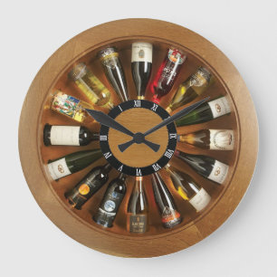 Grande relógio da roda de licor de madeira