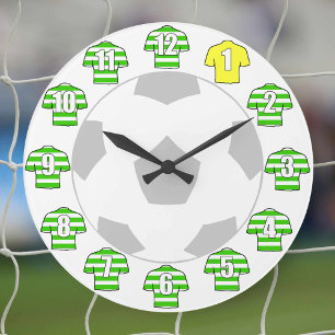 Grande Relógio de futebol - com camisas de capuz verde