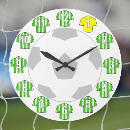 Grande Relógio de futebol - com camisas verdes e brancas