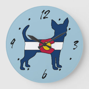 Grande relógio na parede do Colorado flag chihuahua