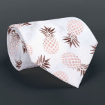 Gravata abacaxi cor-de-rosa do ouro do mármore branco<br><div class="desc">Design à moda e na moda que caracteriza o teste padrão cor-de-rosa do abacaxi do ouro do falso e o mármore branco.</div>