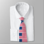 Gravata American Flag Neck Tie<br><div class="desc">EUA - Estados Unidos da América - Sinalizador - Patriótico - Dia da Independência - 4 de julho - Personalizável - Escolha / Adicione seu Texto / Cor / Imagem Única - Faça seu presente especial - Redimensione e mova ou remova e adicione elementos / imagem com a ferramenta de...</div>