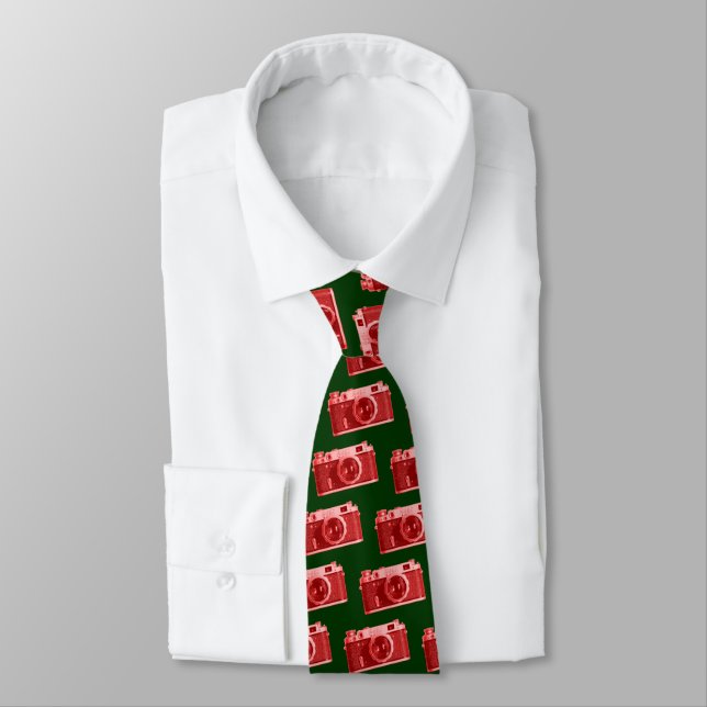 Gravata Antiga Câmera Russa - Vermelho em Verde Escuro (Amarrado)