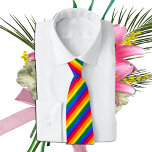 Gravata Arco-íris Strips Pino e Orgulho Sinalizador do Arc<br><div class="desc">Gravação no pescoço (negócio): Rainbow Flag & Pride,  comunidade LGBT/símbolo de gênero de lésbicas,  gay,  bissexuais,  transgêneros,  movimentos sociais homossexuais.</div>