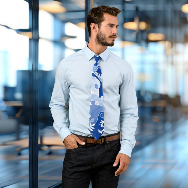 Gravata Azul Artístico e Design de Folha Branca (A modern tie with an artistic abstract blue and white leaf design)