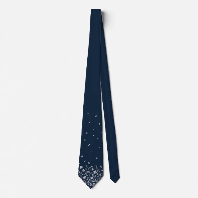 Gravata Azul Marinho Elegante com Acentos Florais  (Frente)