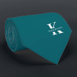 Gravata Azul Pavão | Monograma Elegante Nome | De um lado<br><div class="desc">Uma gravata elegante de um lado, com um monograma branco e arrojado sobre um fundo azul Pavão. Por cima deste monograma, está o seu primeiro sobrenome, soletrado em todas as capitais. Se você preferir um nome mais ousado procure o dentro de nome pessoal da letra grande, você pode fazer o...</div>